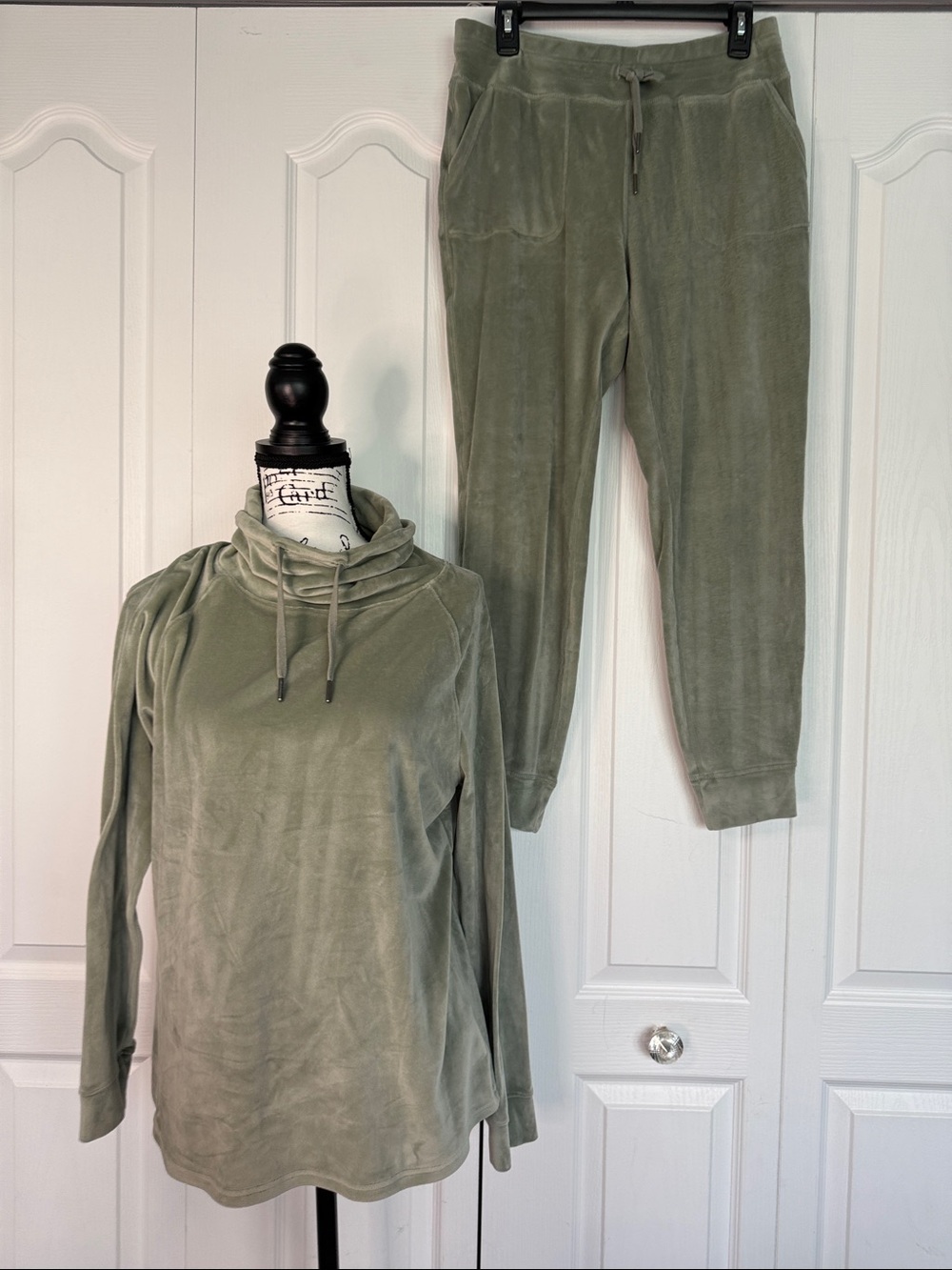 Women's Olive Green Velour Jogger Set